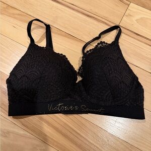 Victoria’s Secret black lace bra! Size 32C!